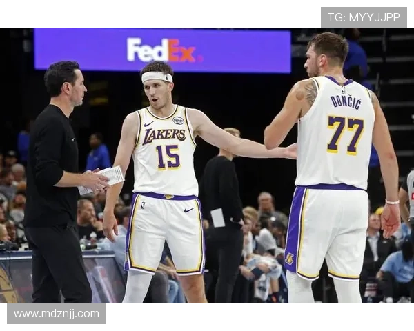 詹东里爆发湖人惜败掘金